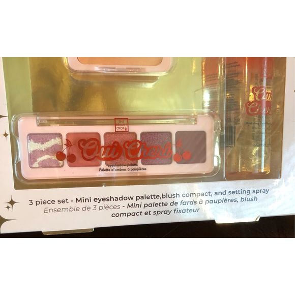 THE BEAUTY CROP - Cherie Amour Gift Set. Eyeshadow Blush & Setting Spray NWT! - Picture 4 of 12